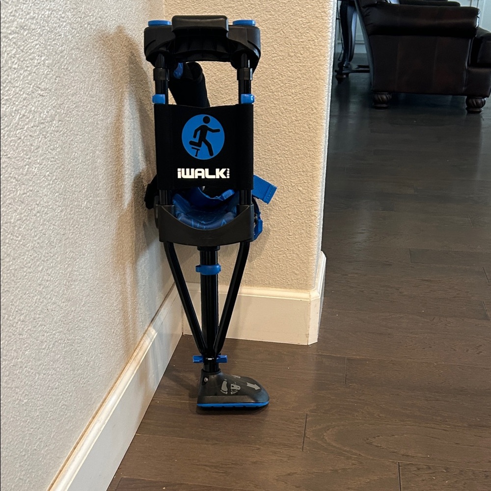 Black and Blue Hands-Free Crutch